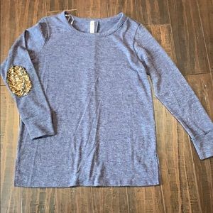 Long sleeve with sequins elbows, buttons on back
